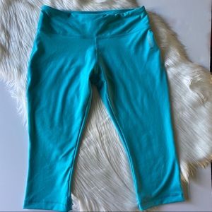 Reebok Cropped Blue Workout Pants Size Small